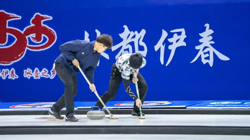 “冰超”·2025年全国青少年冰壶邀请赛暨伊春首届冰壶超级联赛开赛
