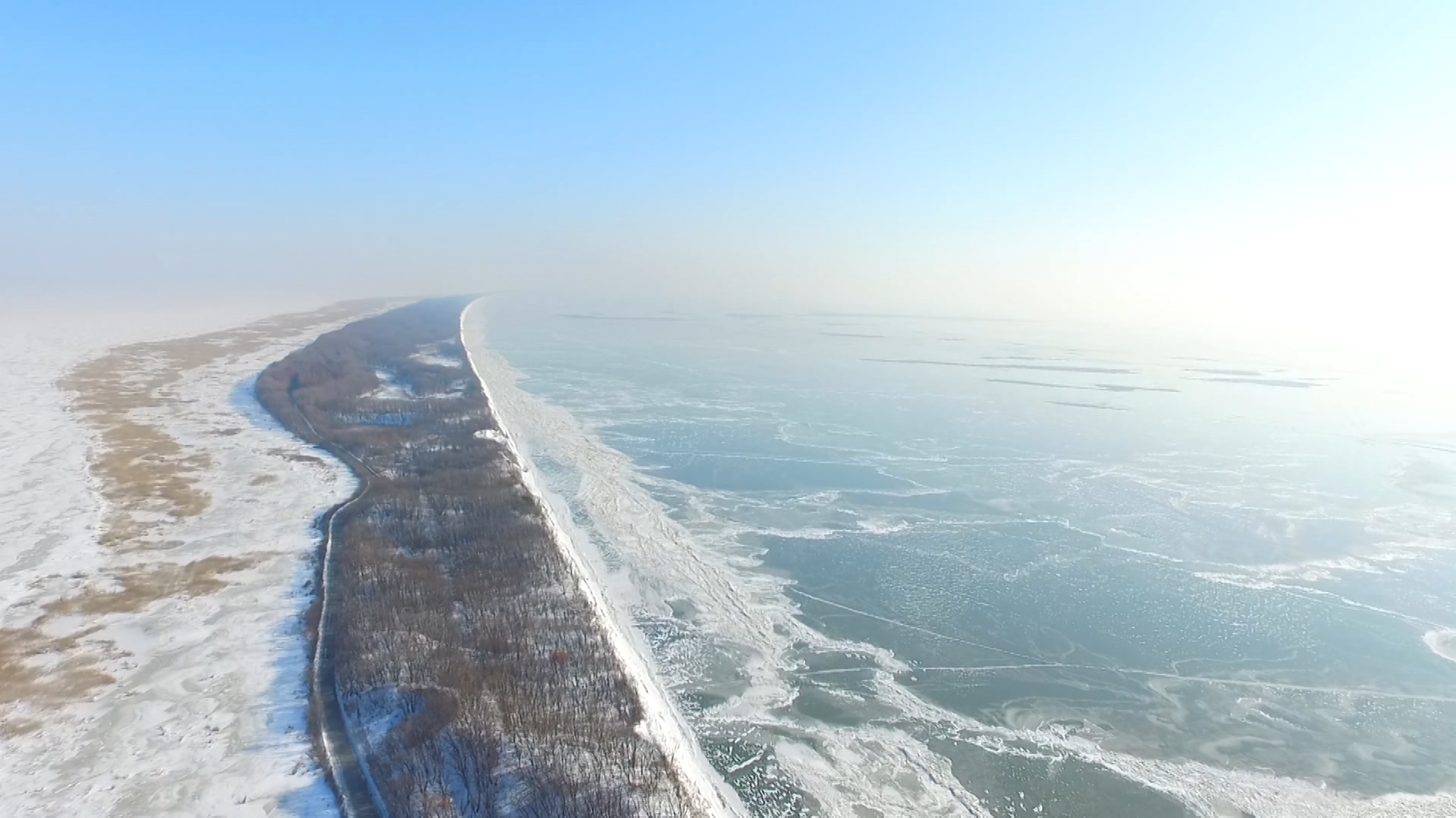 黑龍江興凱湖：冰排層疊 景色壯觀